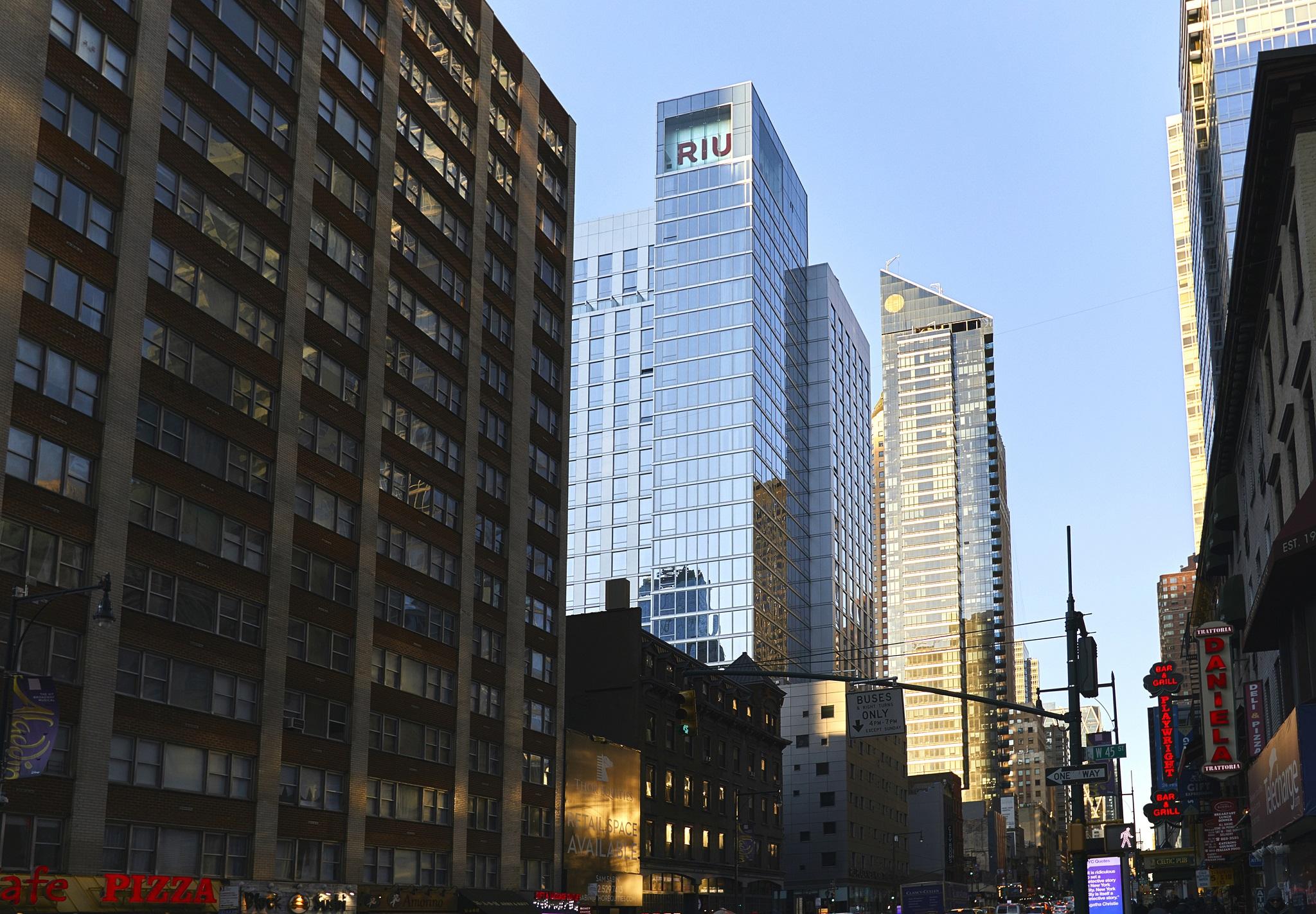 Riu Plaza Times Square Khách sạn 4*