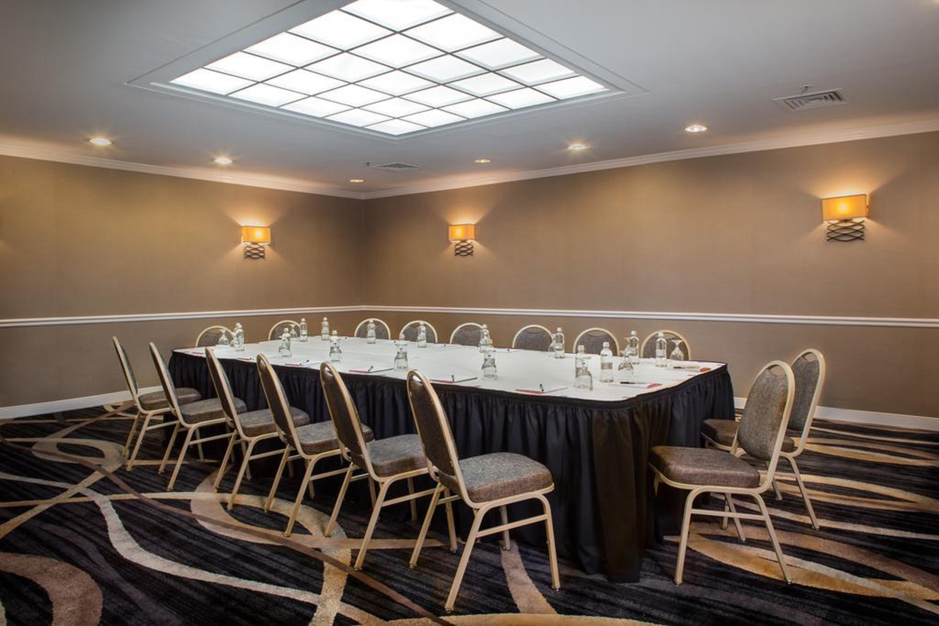 Doubletree By Hilton New York-laguardia Khách sạn