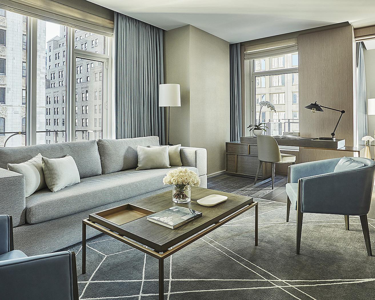 Four Seasons Downtown Khách sạn 5*