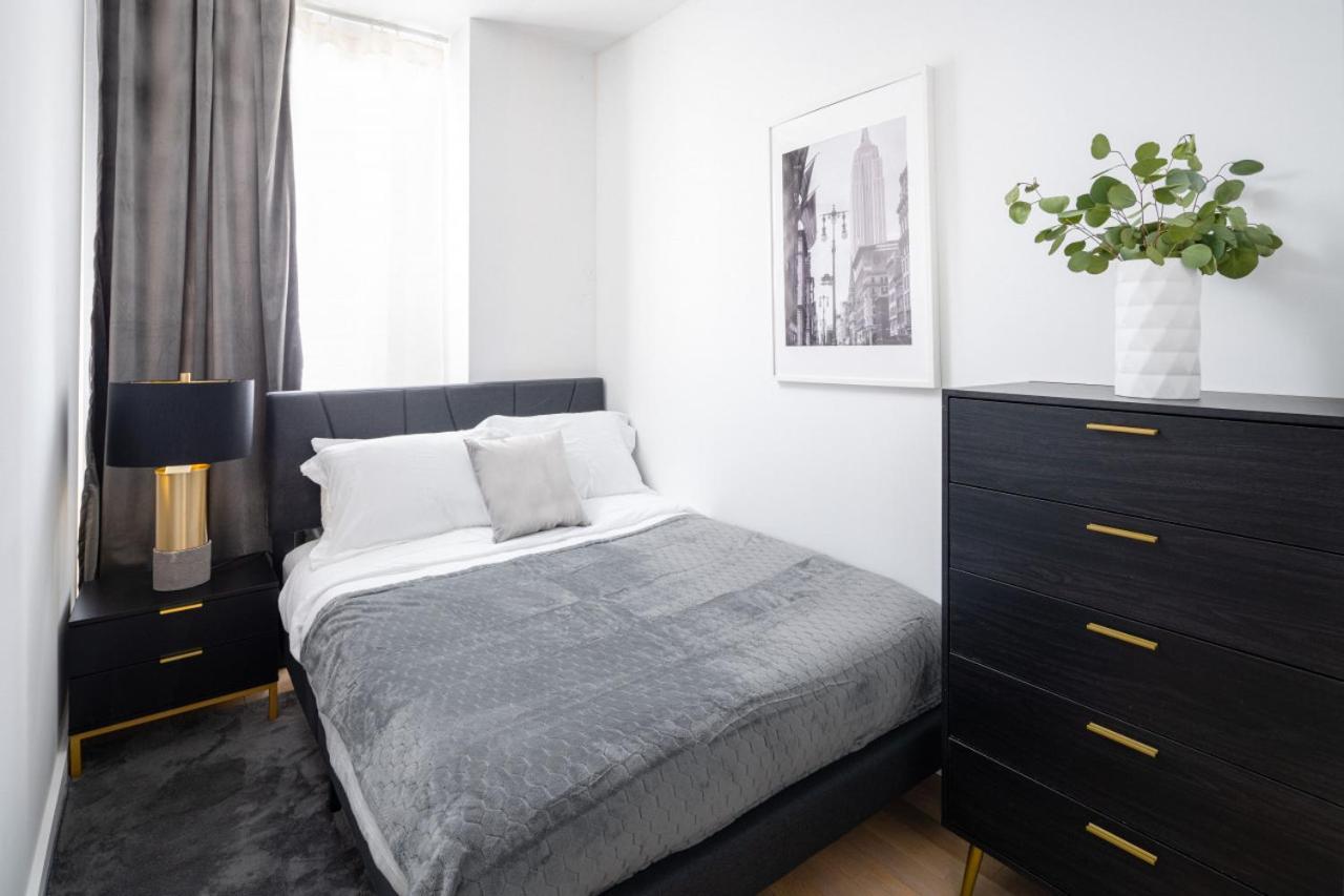 Beautiful 2bd With A Gym Near Times Square Apartamento