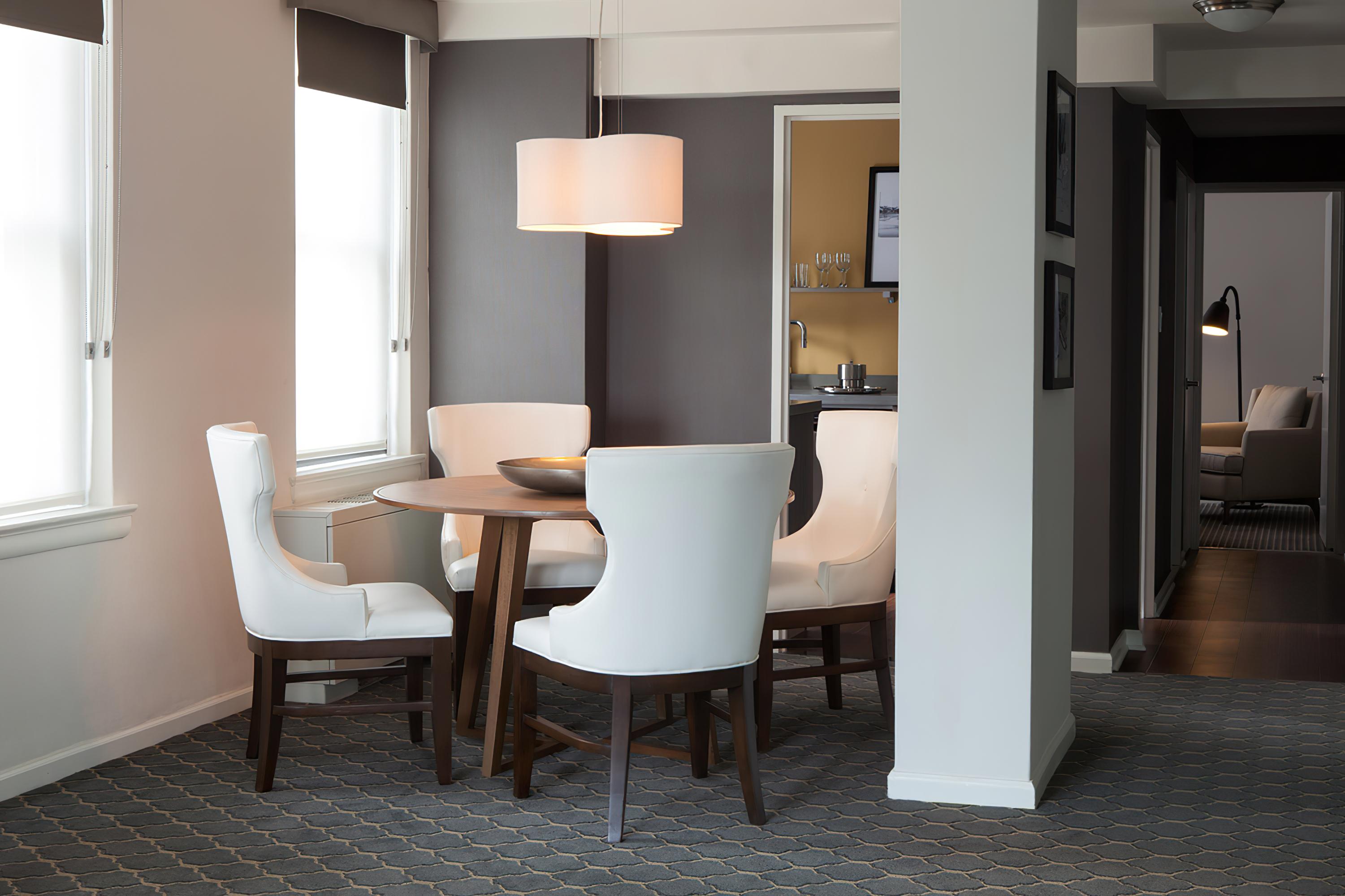 Khách sạn The Fifty Sonesta 4*