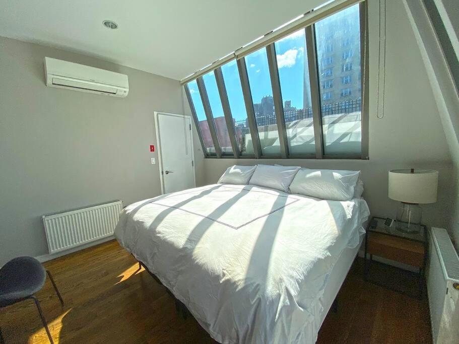 Gorgeous Three Bedroom West Village Townhouse Căn hộ *