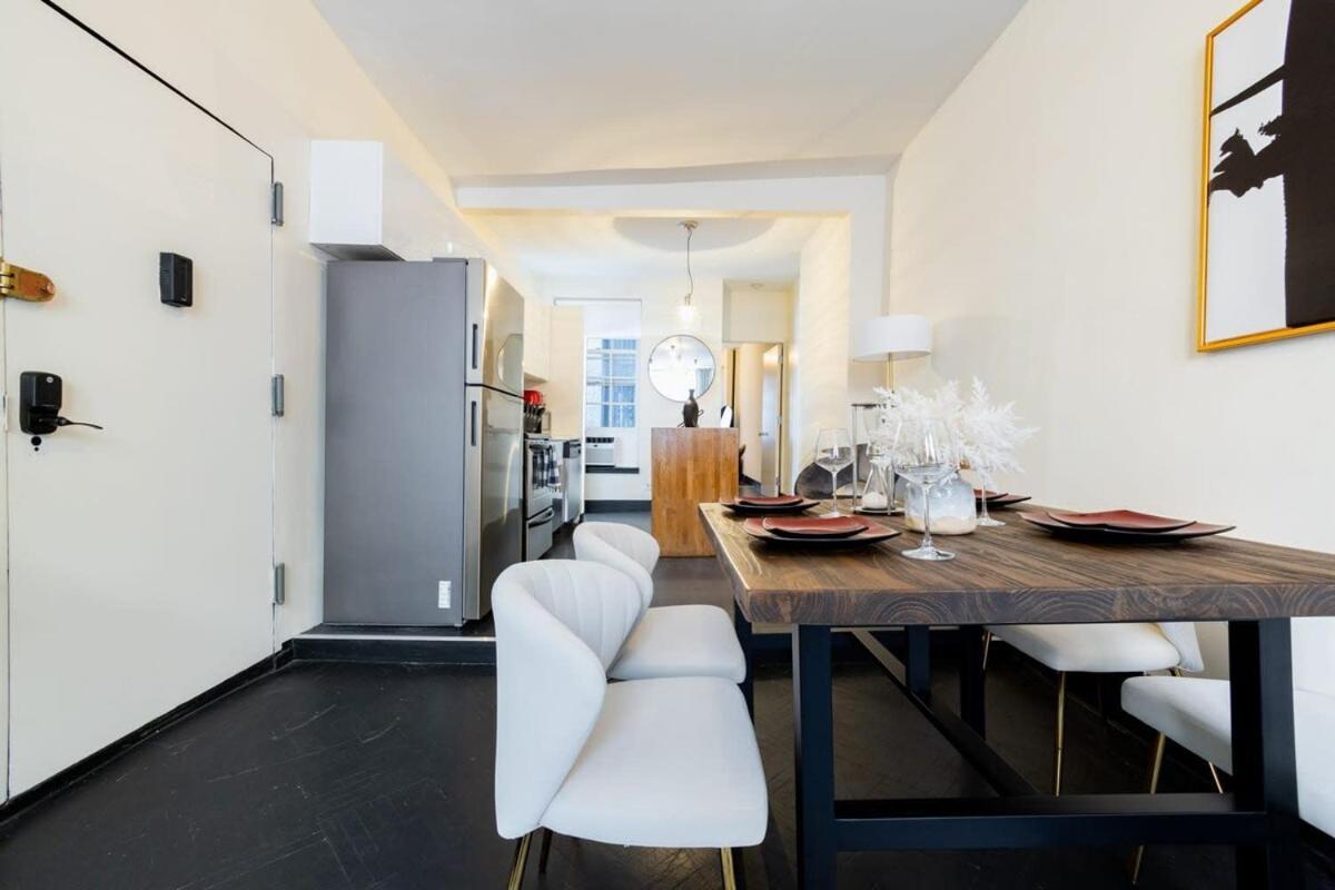 E10-1 Designer East Village Townhouse 1br Nova York