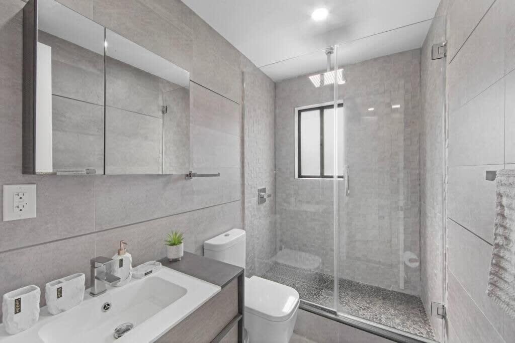 Căn hộ 75-5c 3br Luxury Duplex Brand New W&d Elevator