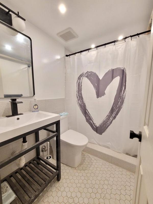 Hospedagem domiciliar Cozy, Large And Fully Furnished - Near The L Train *