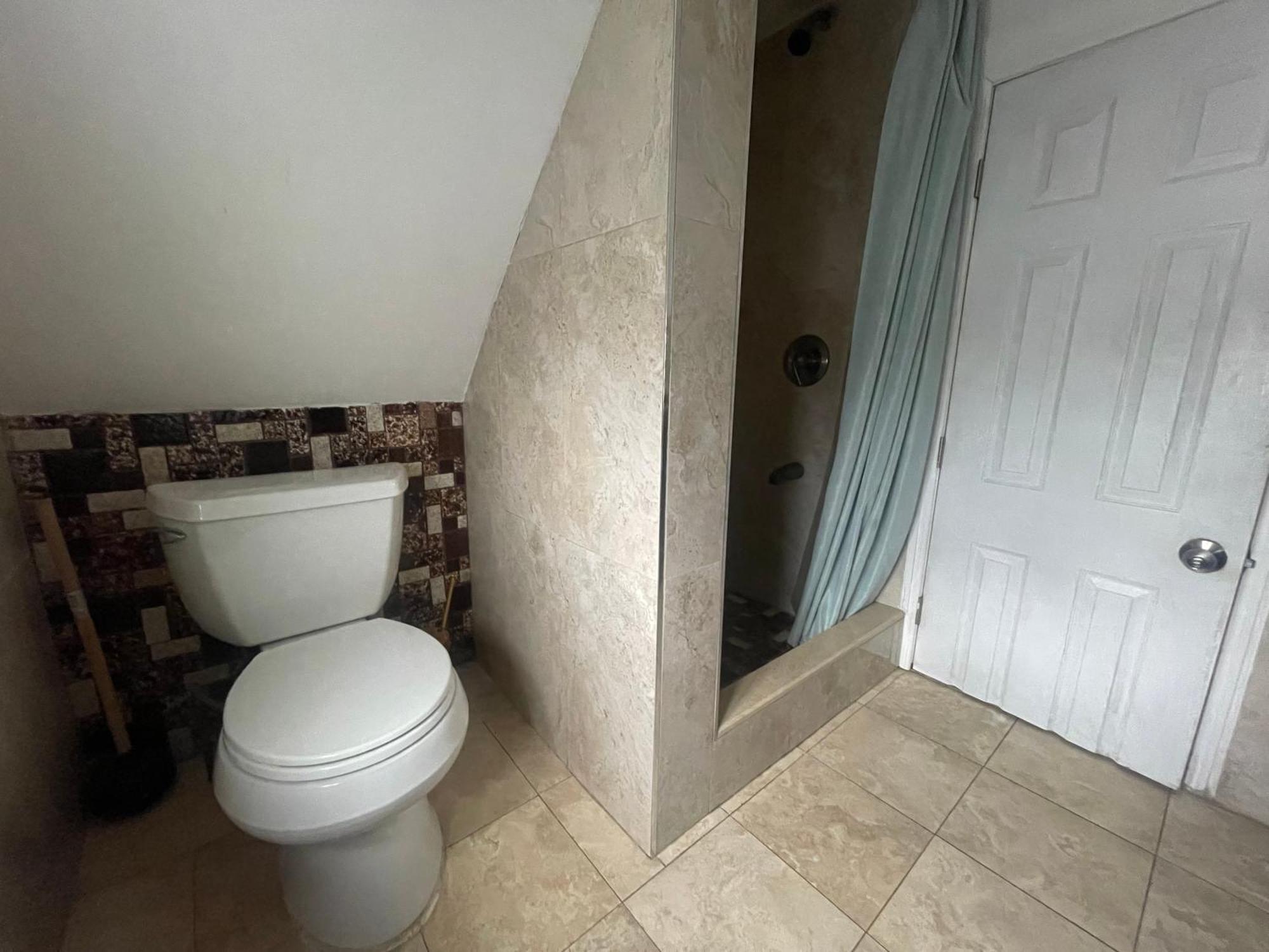 Private Loft 5 Min Away From Lga Apartamento