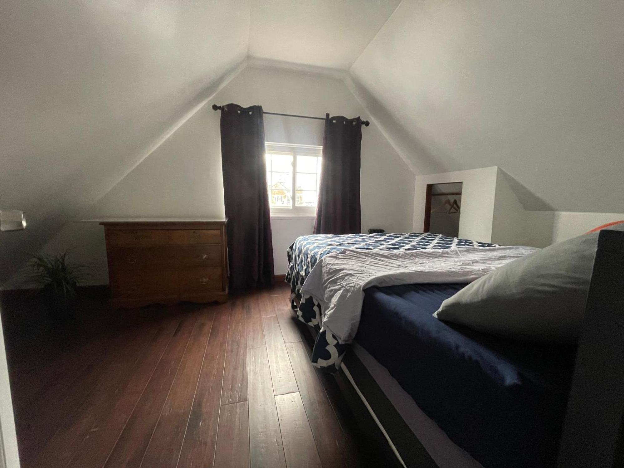 Căn hộ Private Loft 5 Min Away From Lga *