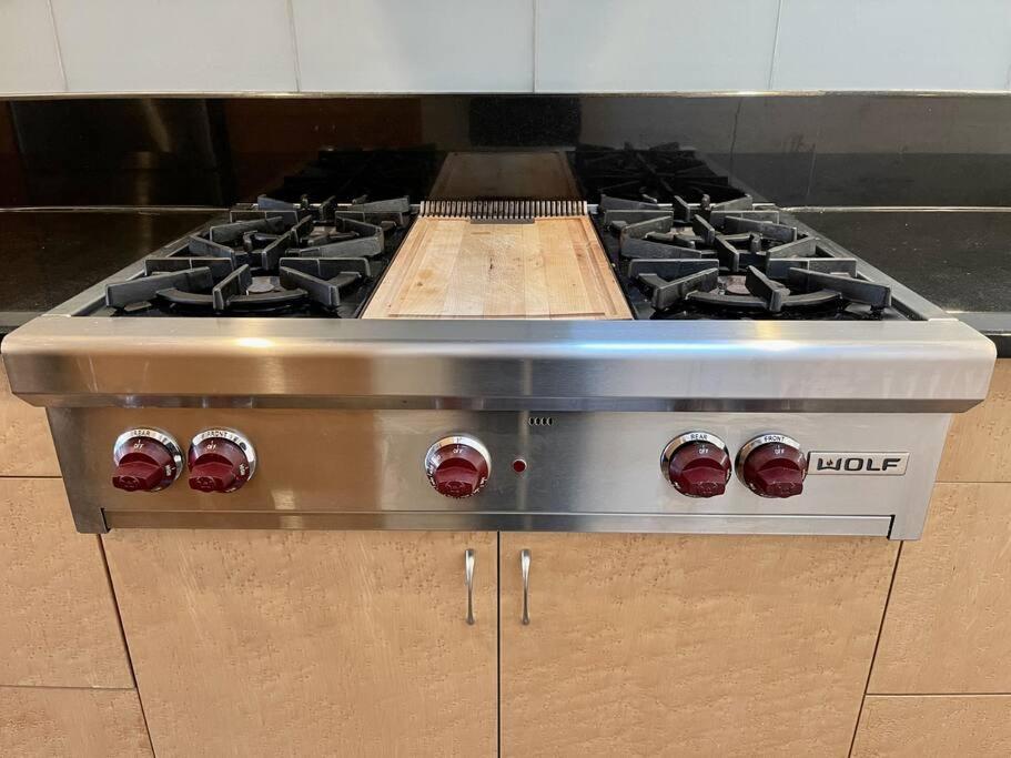 Private Townhome Near Un Nhà nghỉ New York