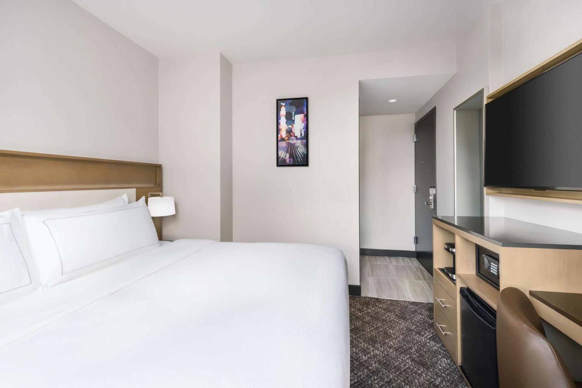 Doubletree By Hilton Times Square South Khách sạn