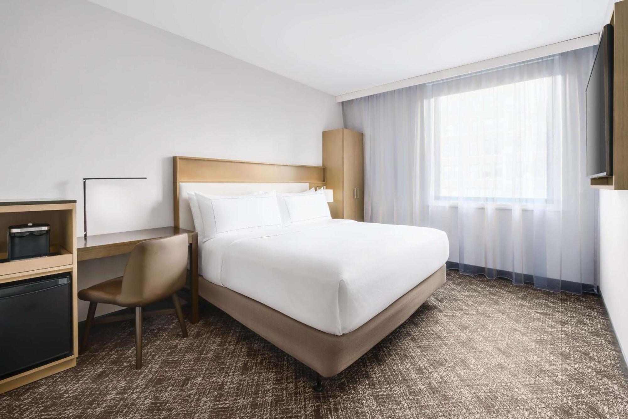 Doubletree By Hilton Times Square South Khách sạn 4*