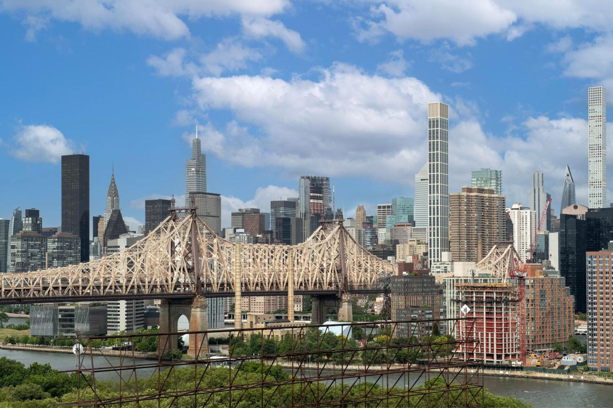 By Marriott Queens 3* Nova York