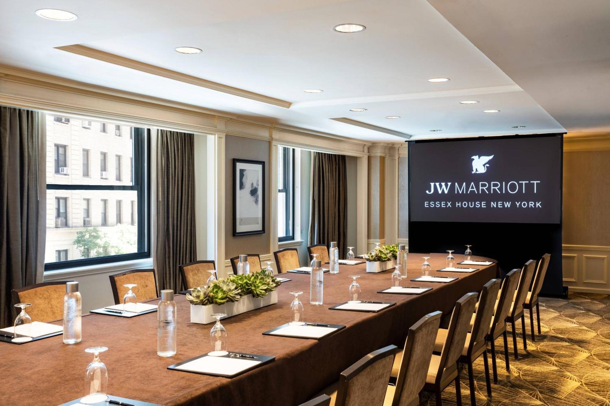 Khách sạn Jw Marriott Essex House 5*