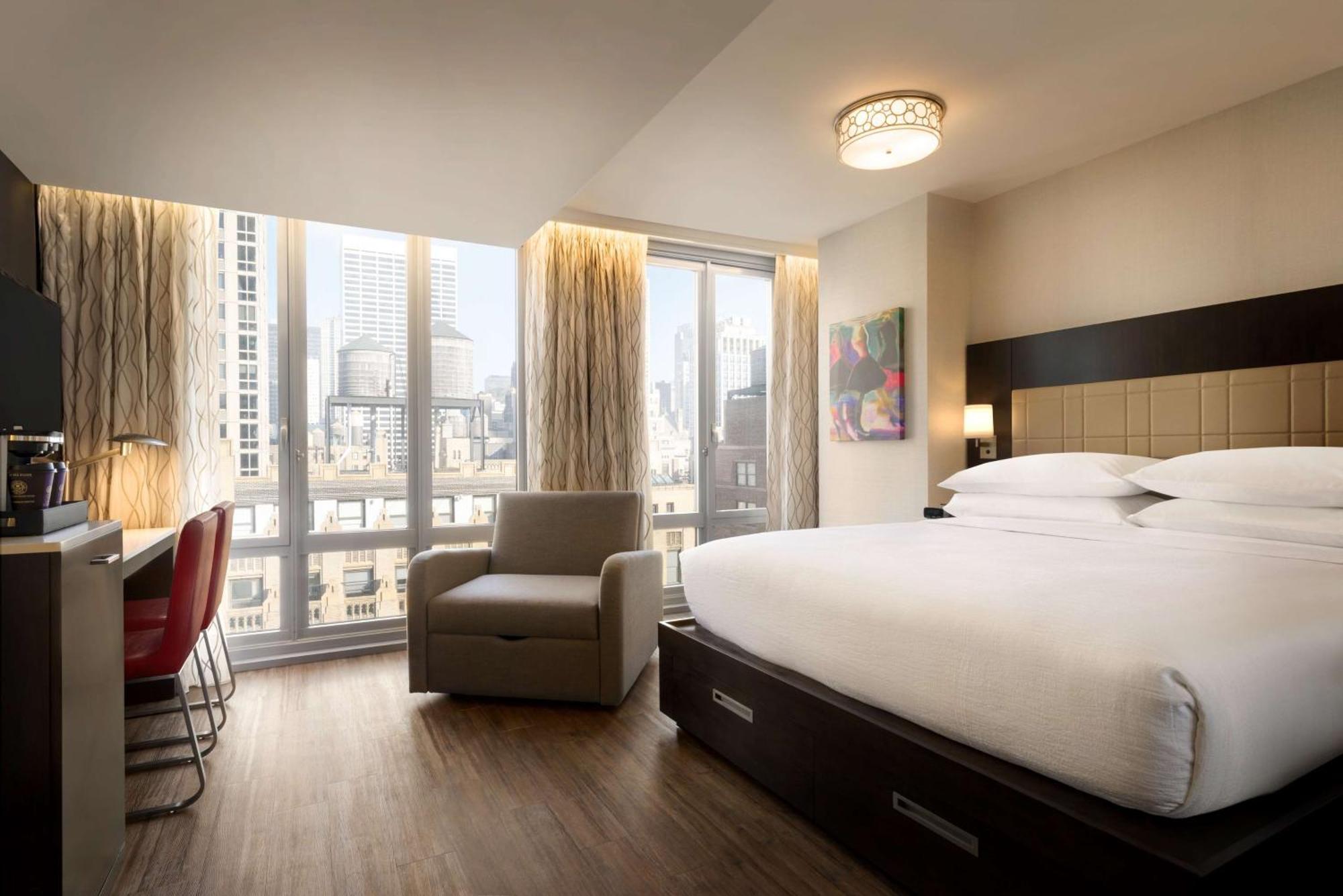 Khách sạn Embassy By Hilton Manhattan Times Square