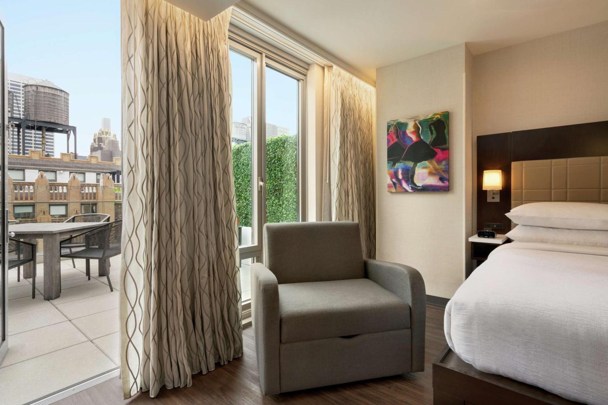 Embassy By Hilton Manhattan Times Square Khách sạn