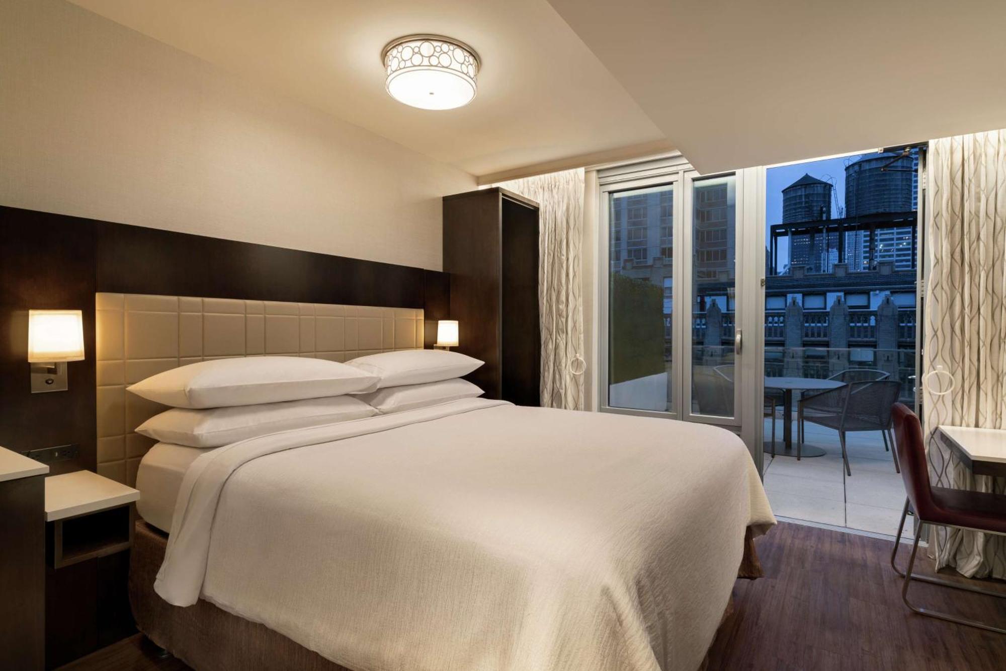 Embassy By Hilton Manhattan Times Square Khách sạn 4*
