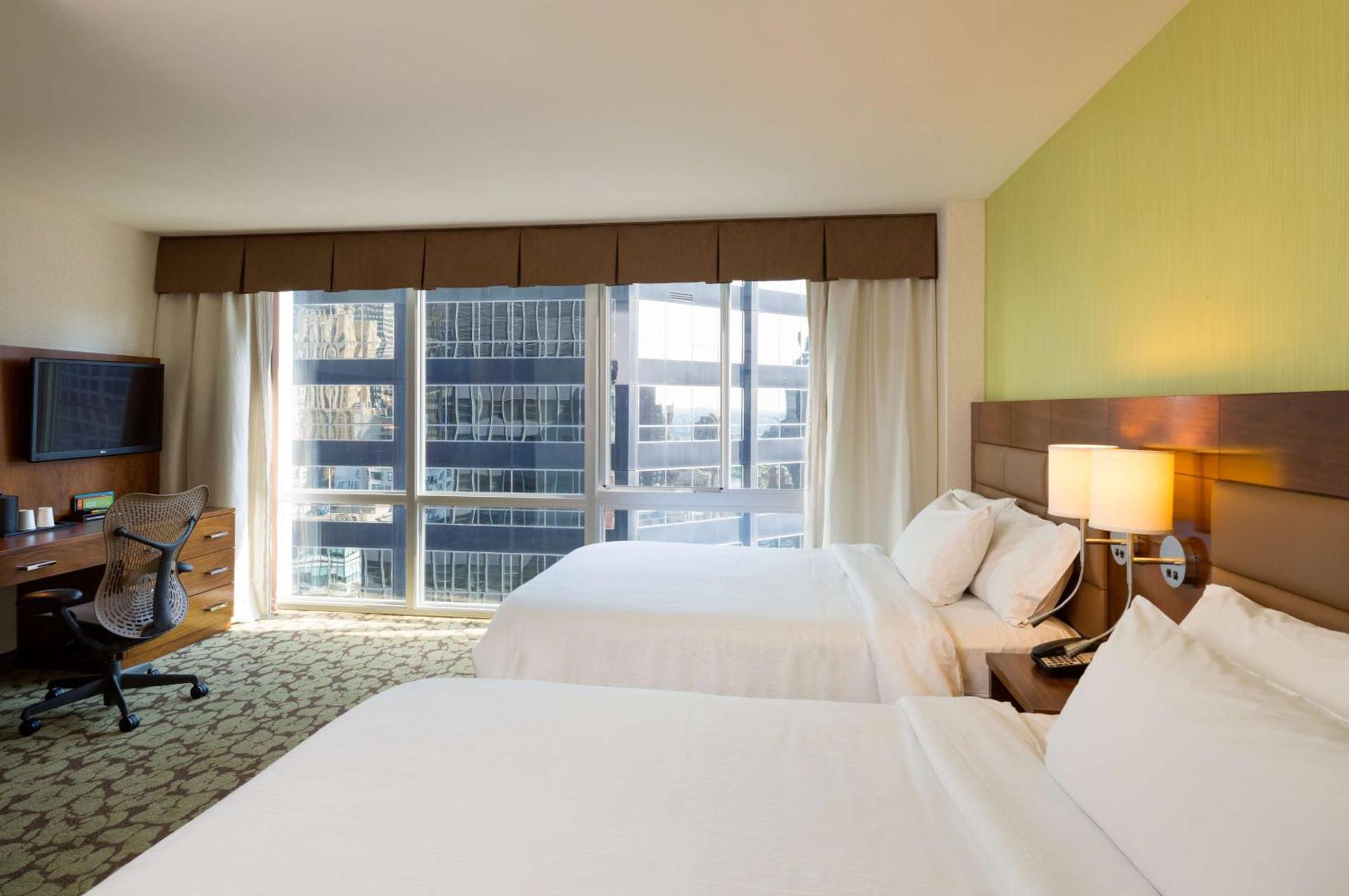 Khách sạn Hilton Garden Manhattan Midtown East 3*