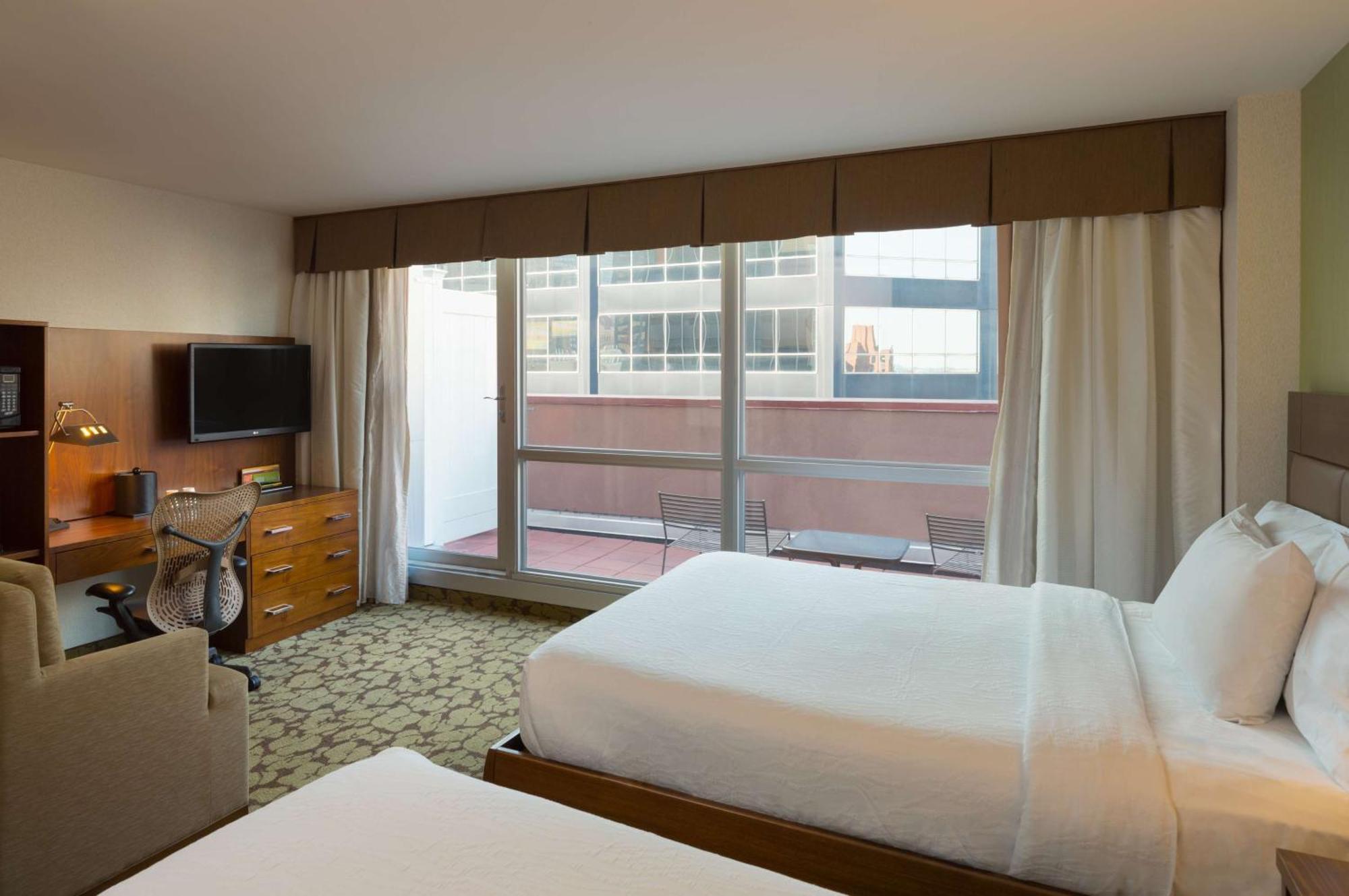 Khách sạn Hilton Garden Manhattan Midtown East 3*