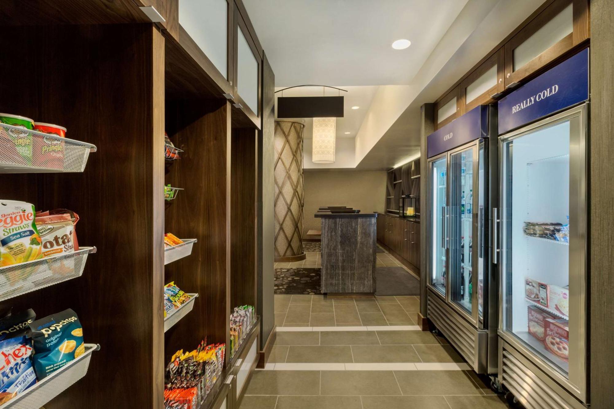 Khách sạn Hilton Garden Manhattan Midtown East 3*