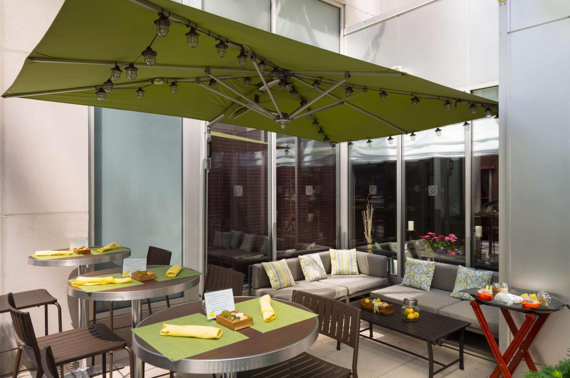 Khách sạn Hilton Garden Manhattan Midtown East