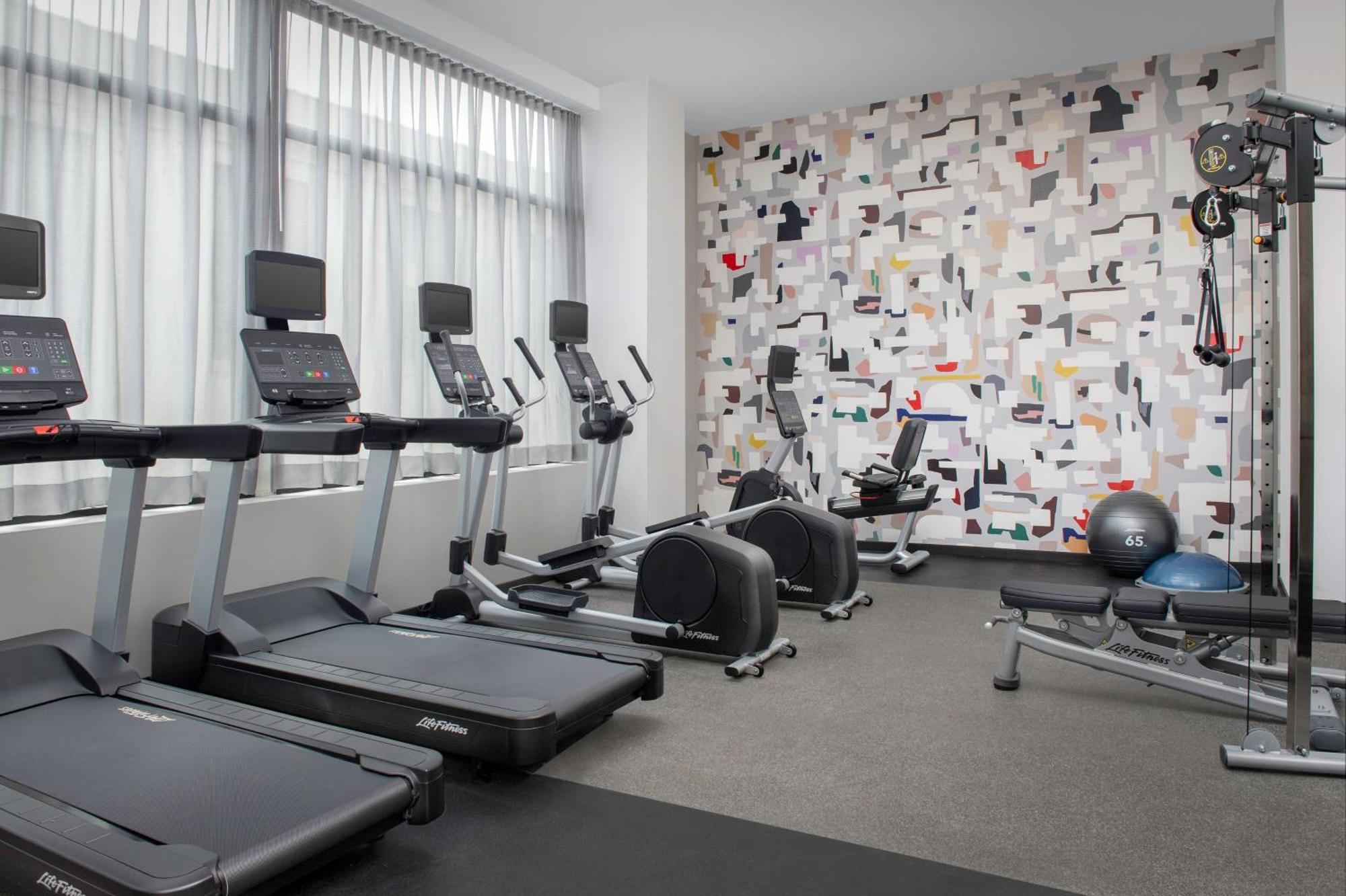 By Marriott Queens 3* Nova York