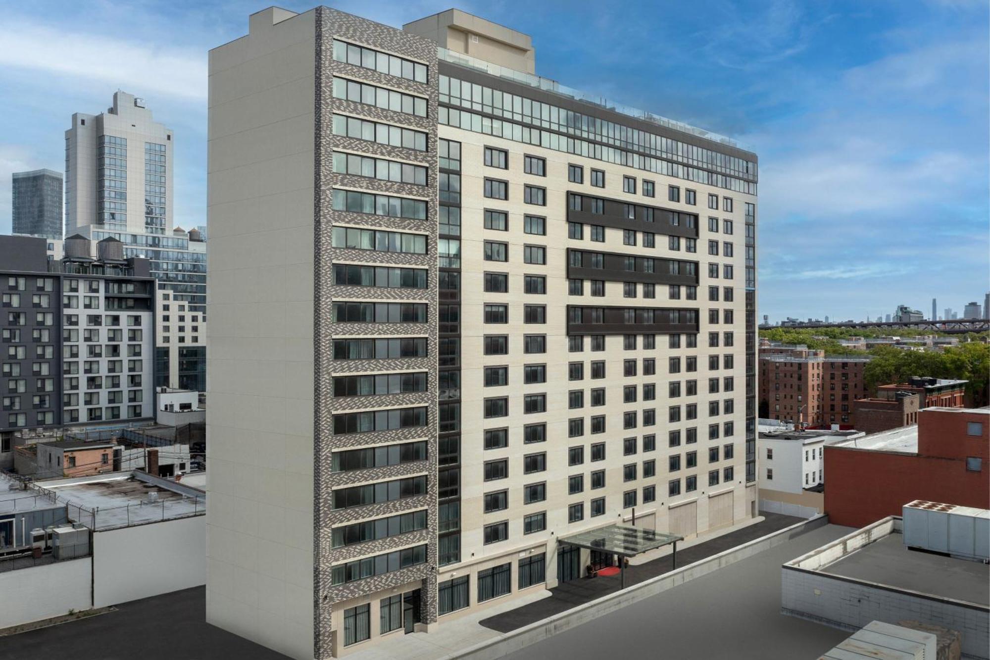 By Marriott Queens Hotel Nova York