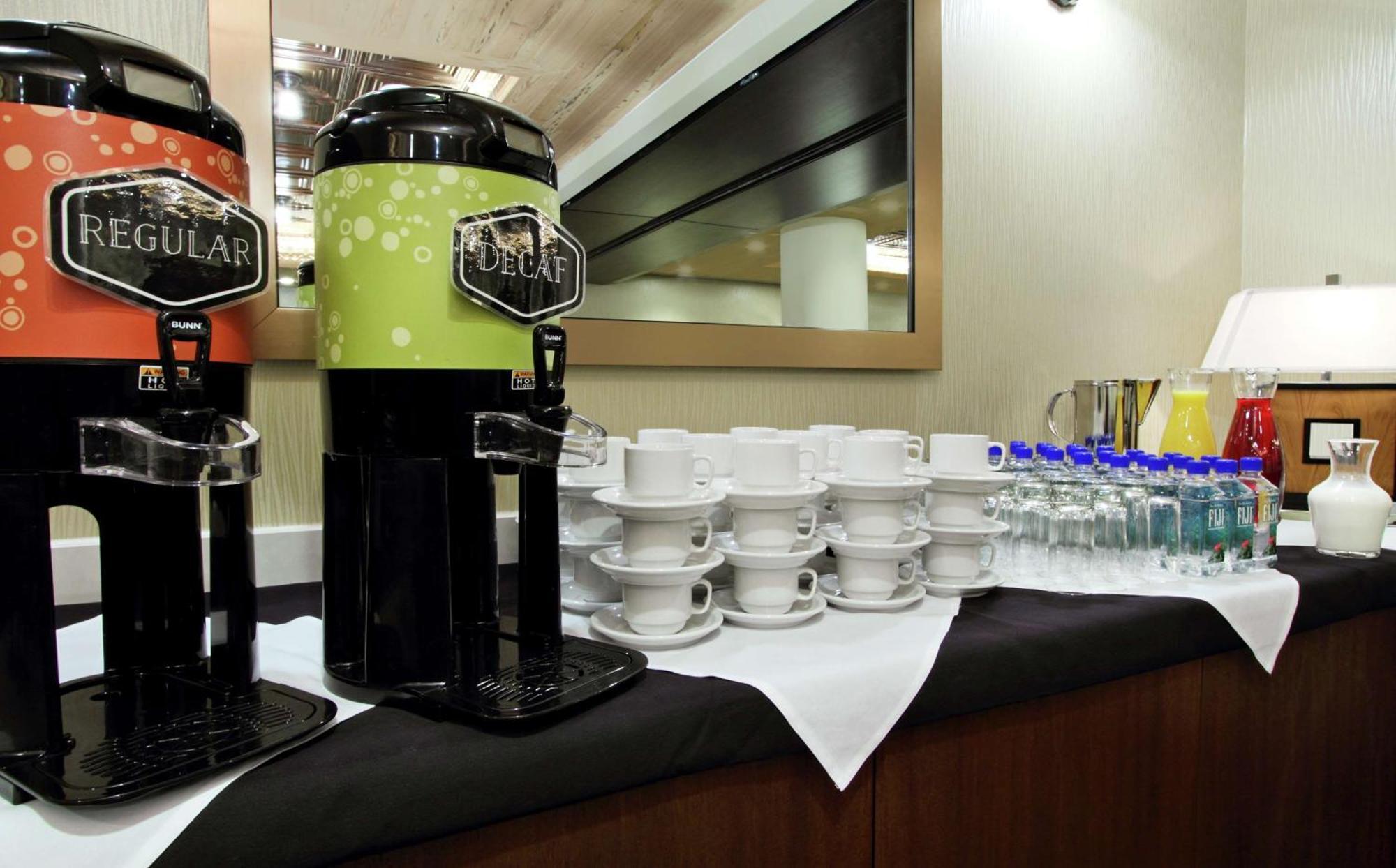 Khách sạn Hilton Garden New York/midtown Park Avenue 3*