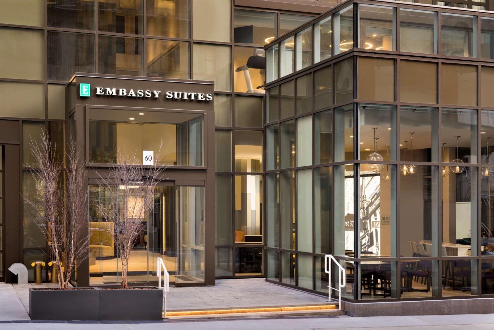 Embassy By Hilton Manhattan Times Square Khách sạn 4*