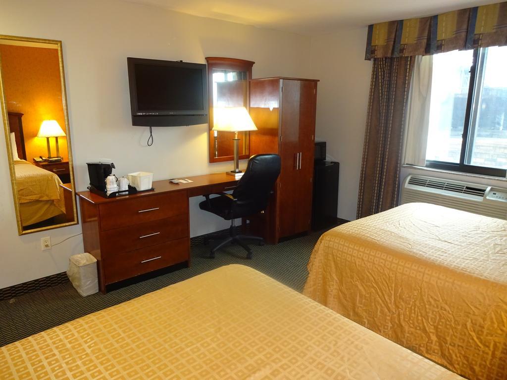 Khách sạn Lexington 2*