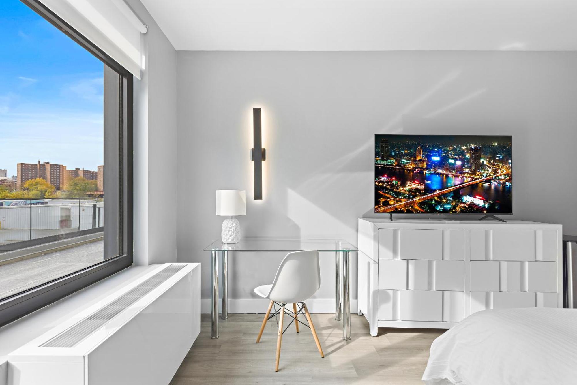 Khách sạn Global Luxury At The Arches 4*
