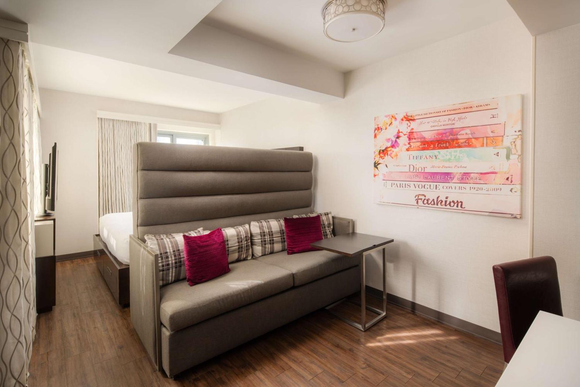 Embassy By Hilton Manhattan Times Square Khách sạn 4*