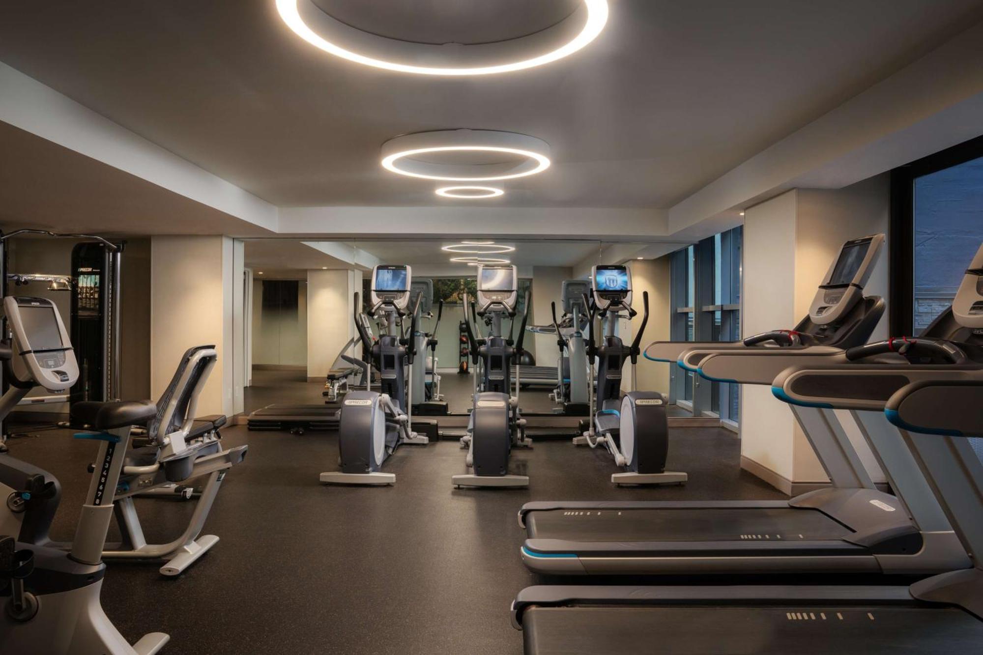 Embassy By Hilton Manhattan Times Square Khách sạn
