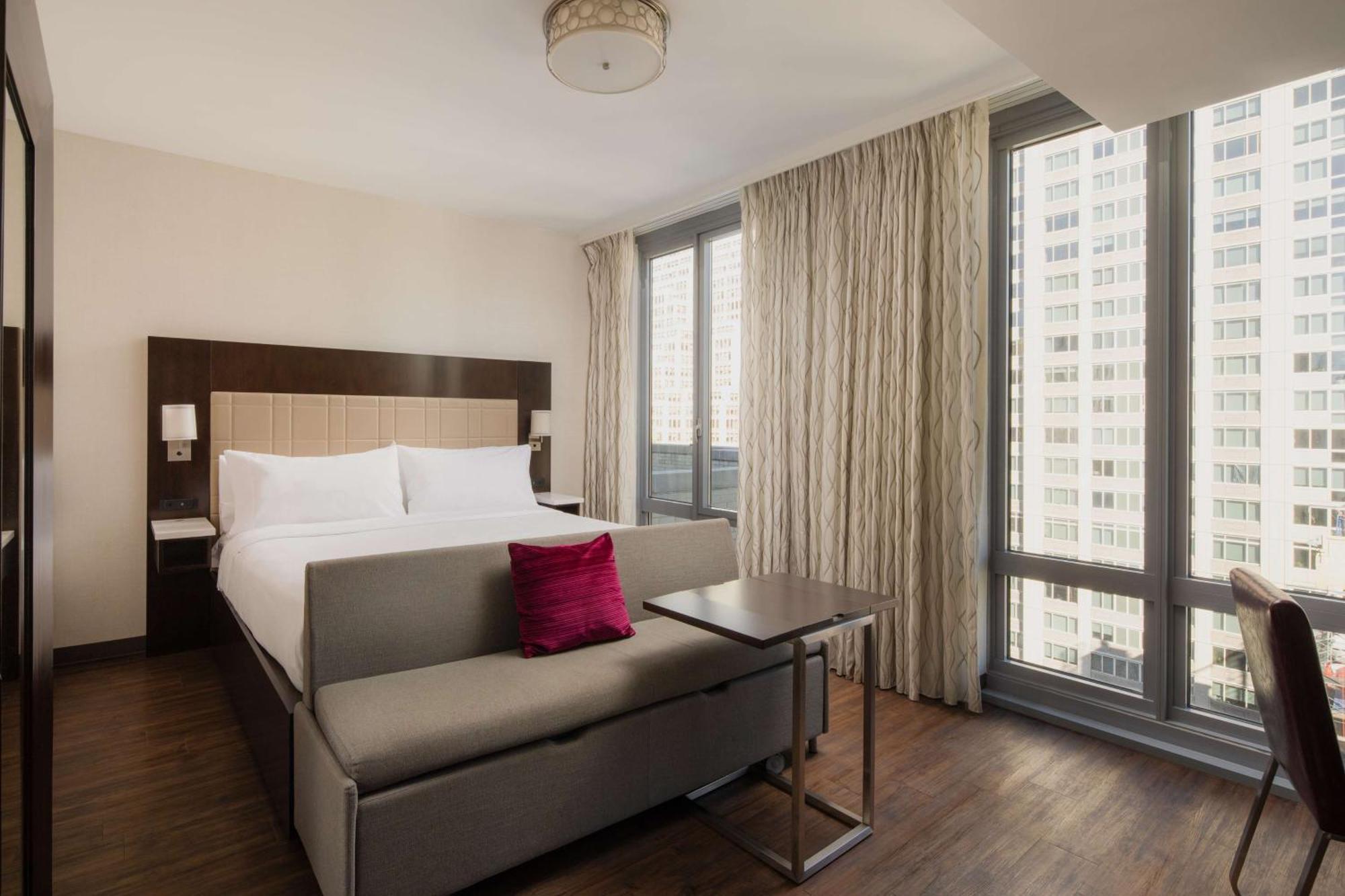 Khách sạn Embassy By Hilton Manhattan Times Square New York
