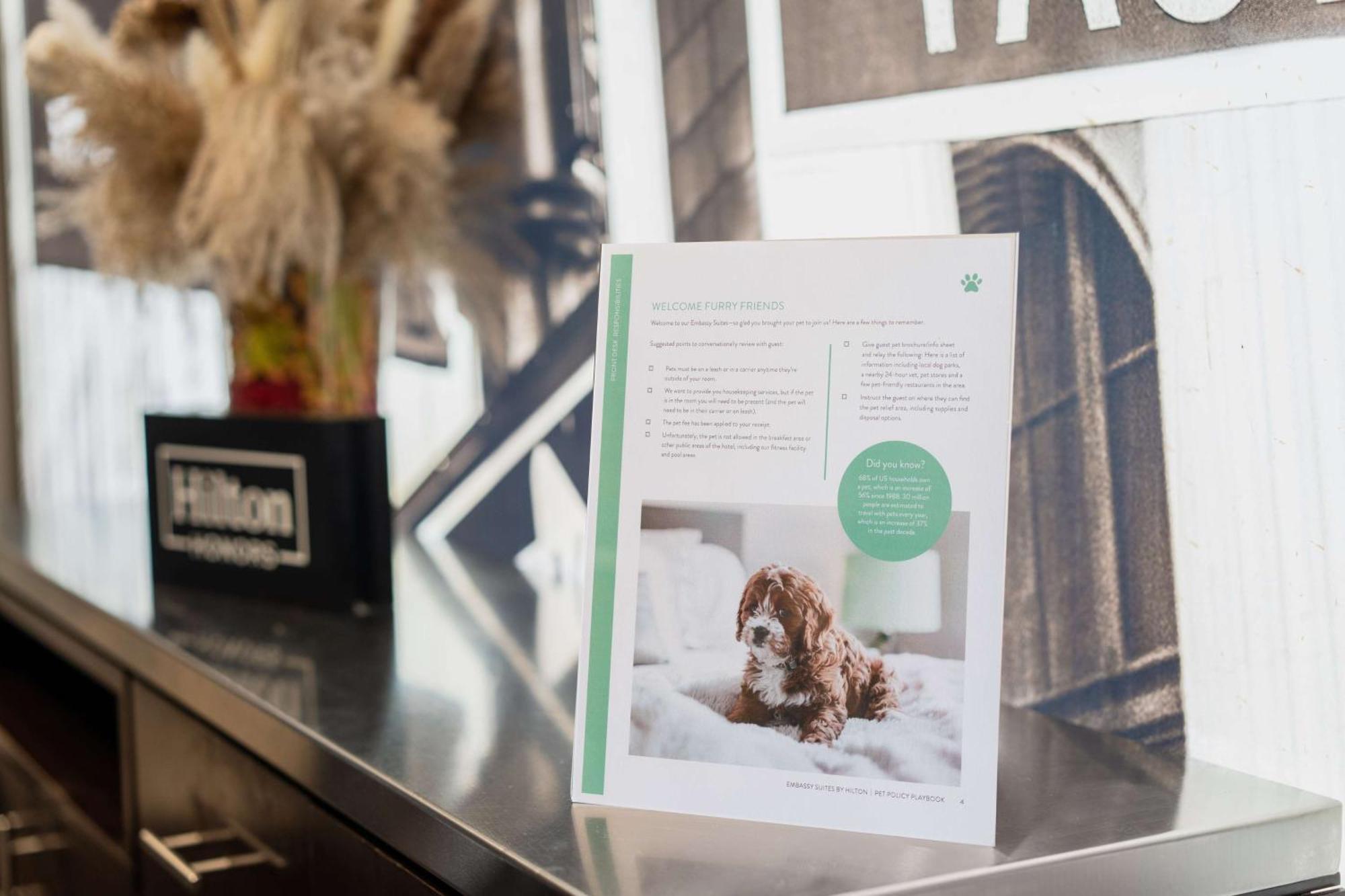 Khách sạn Embassy By Hilton Manhattan Times Square 4*