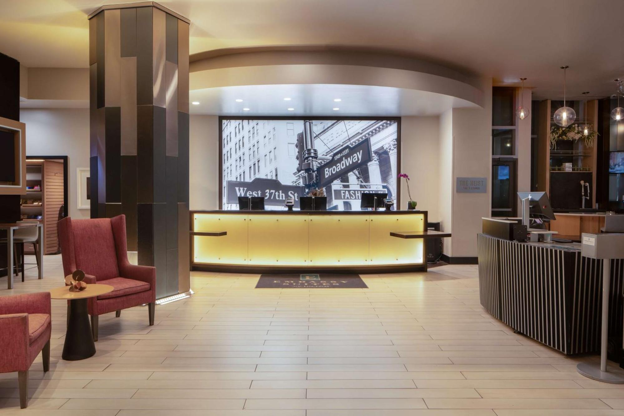 Khách sạn Embassy By Hilton Manhattan Times Square New York