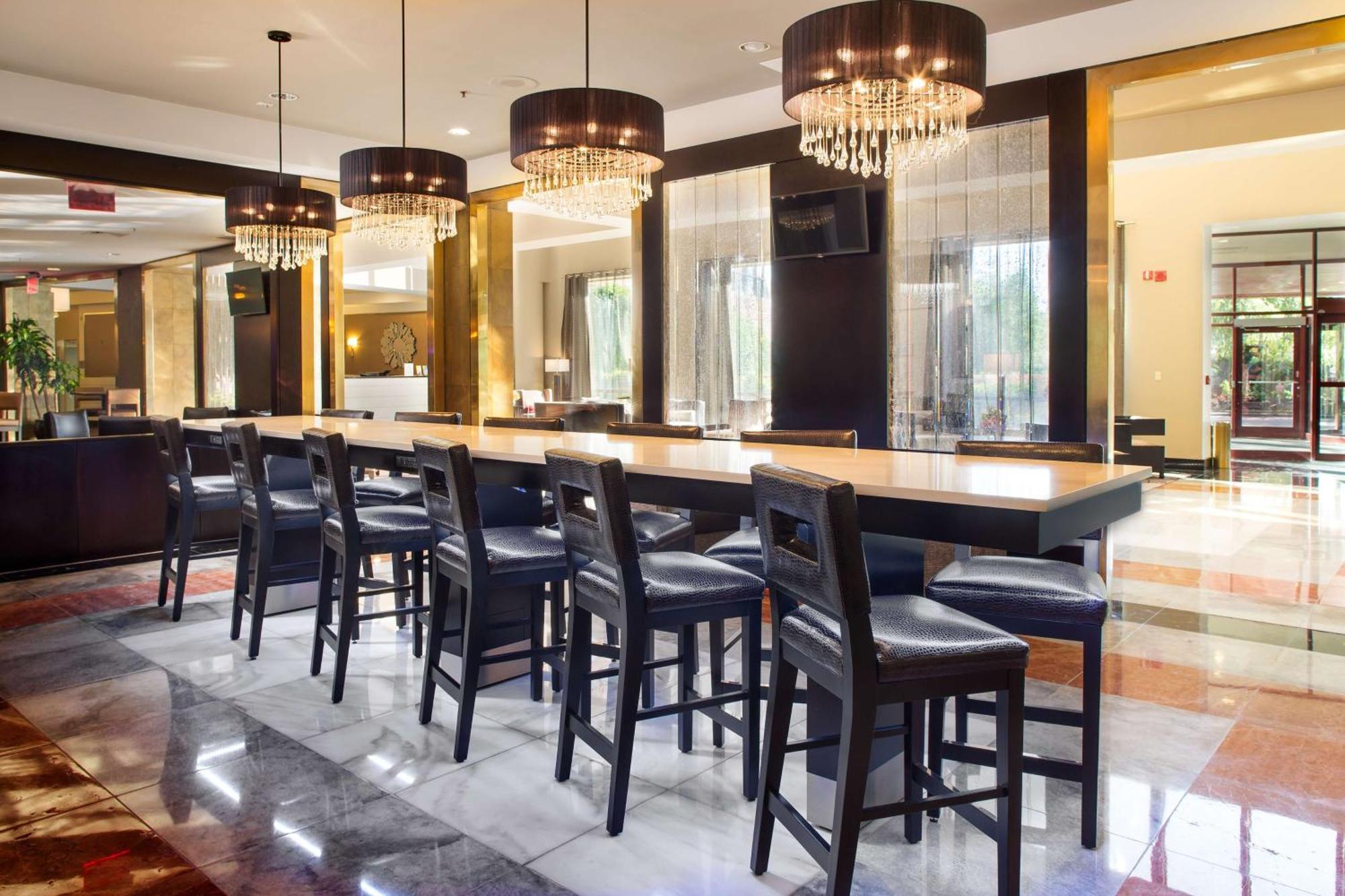Khách sạn Doubletree By Hilton New York-laguardia New York