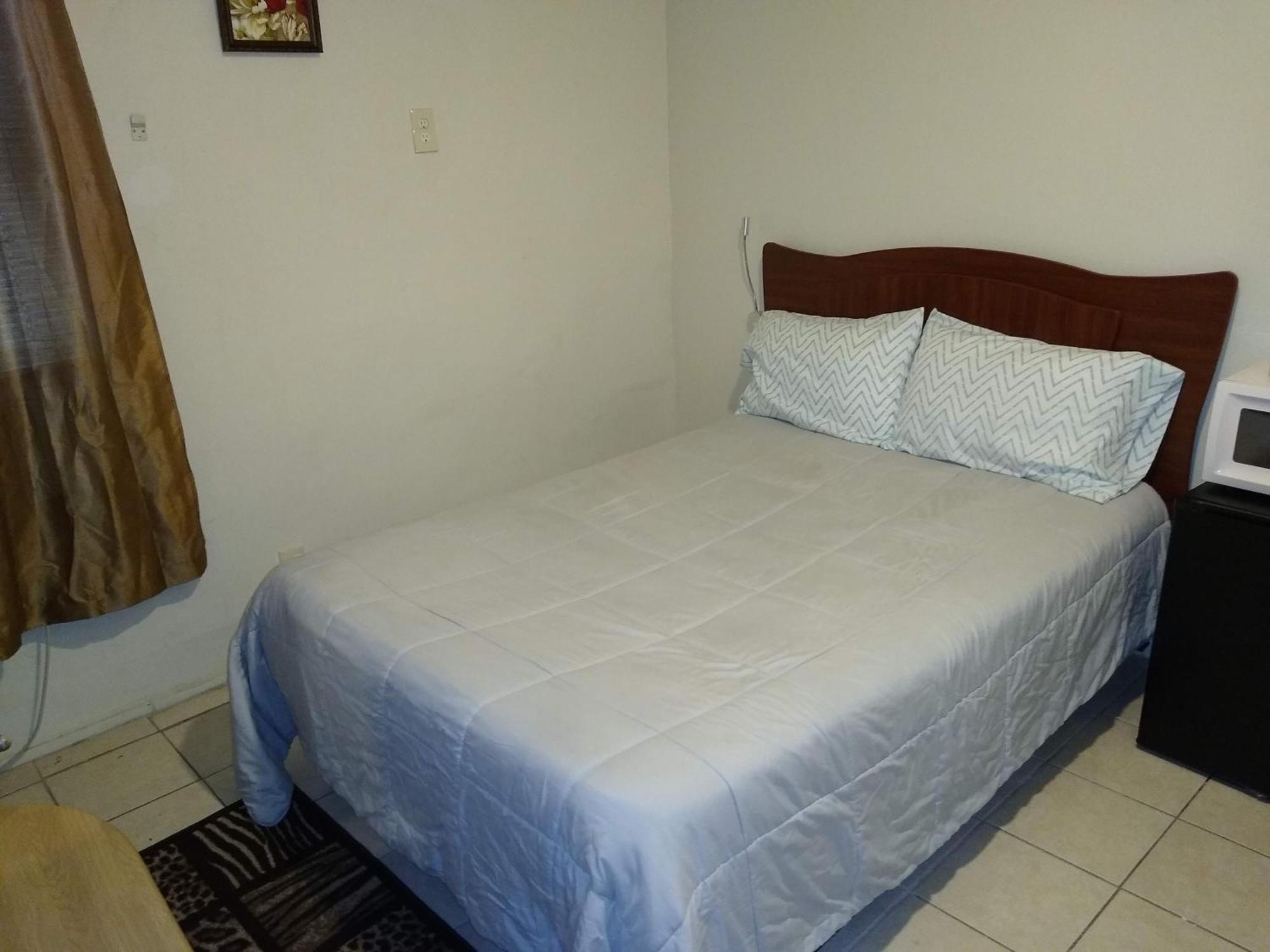 Căn hộ Two Bedroom - North East Bronx New York