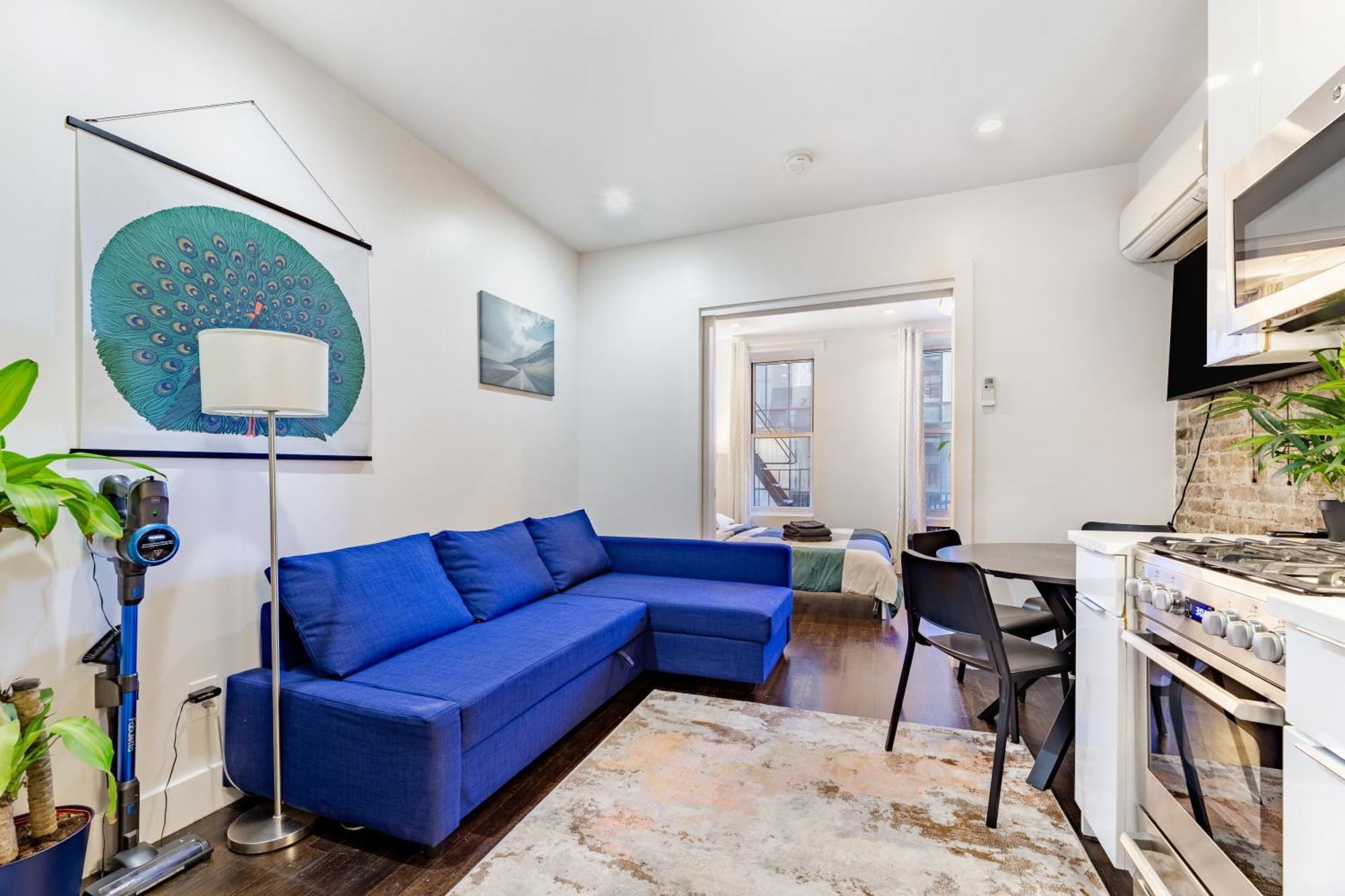Căn hộ 2 Bedroom Luxury Unit In The Heart Of Manhattan *