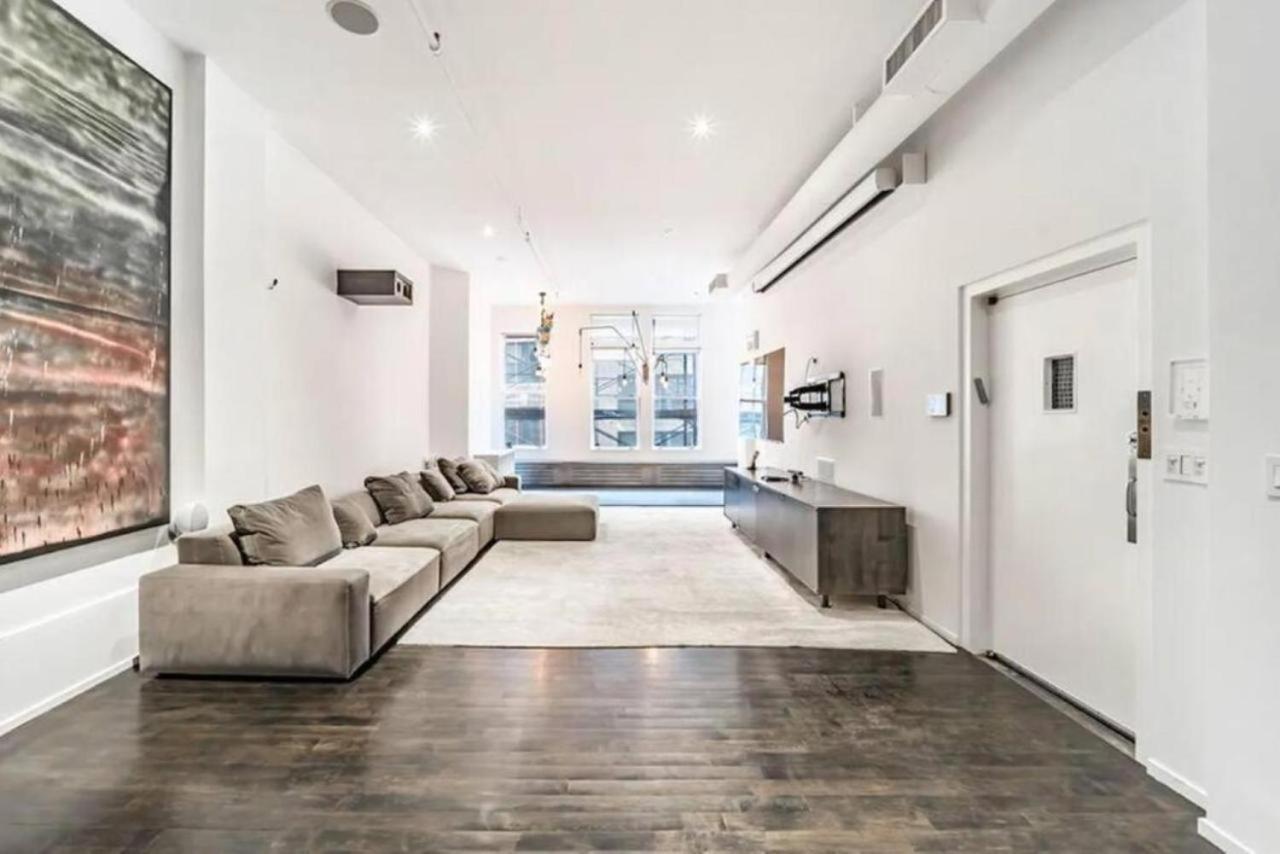 Căn hộ Luxurious 3 Bedroom Beautifully Renovated Loft New York