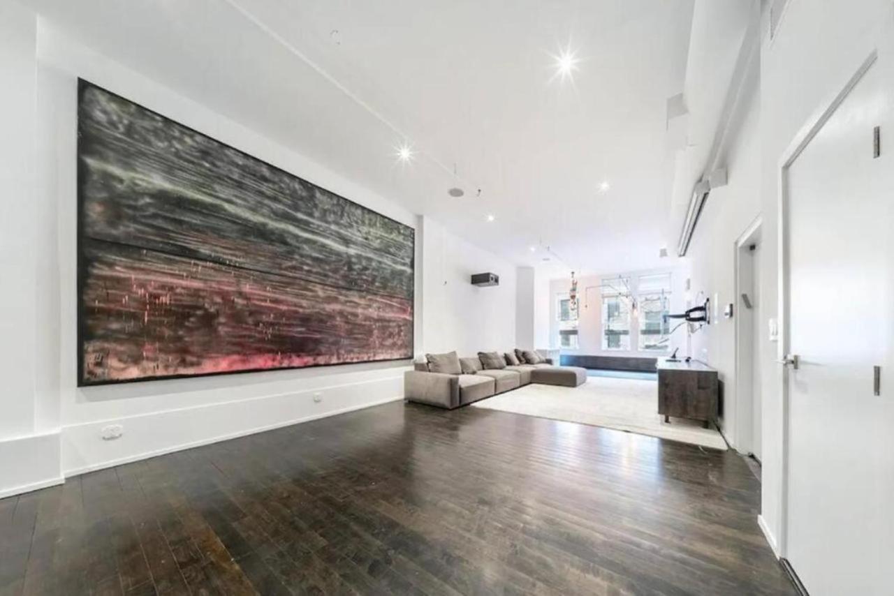 Căn hộ Luxurious 3 Bedroom Beautifully Renovated Loft New York