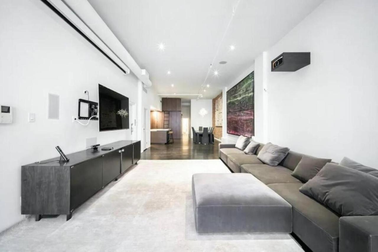 Căn hộ Luxurious 3 Bedroom Beautifully Renovated Loft