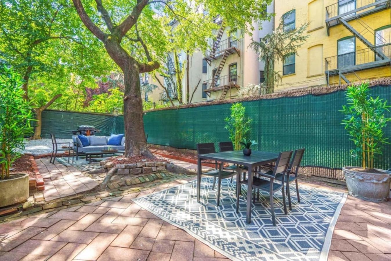 Newly Renovated 2br W Rare Private Backyard And Bbq Nhà nghỉ