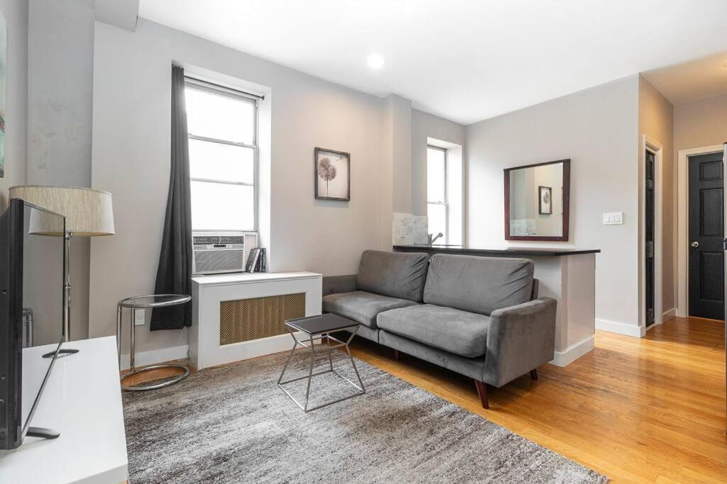 Renovated Lower East Side 2br 1ba Washer Dryer Apartamento