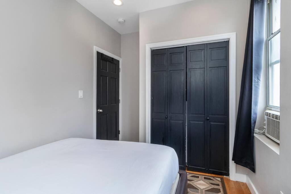 Renovated Lower East Side 2br 1ba Washer Dryer * Nova York