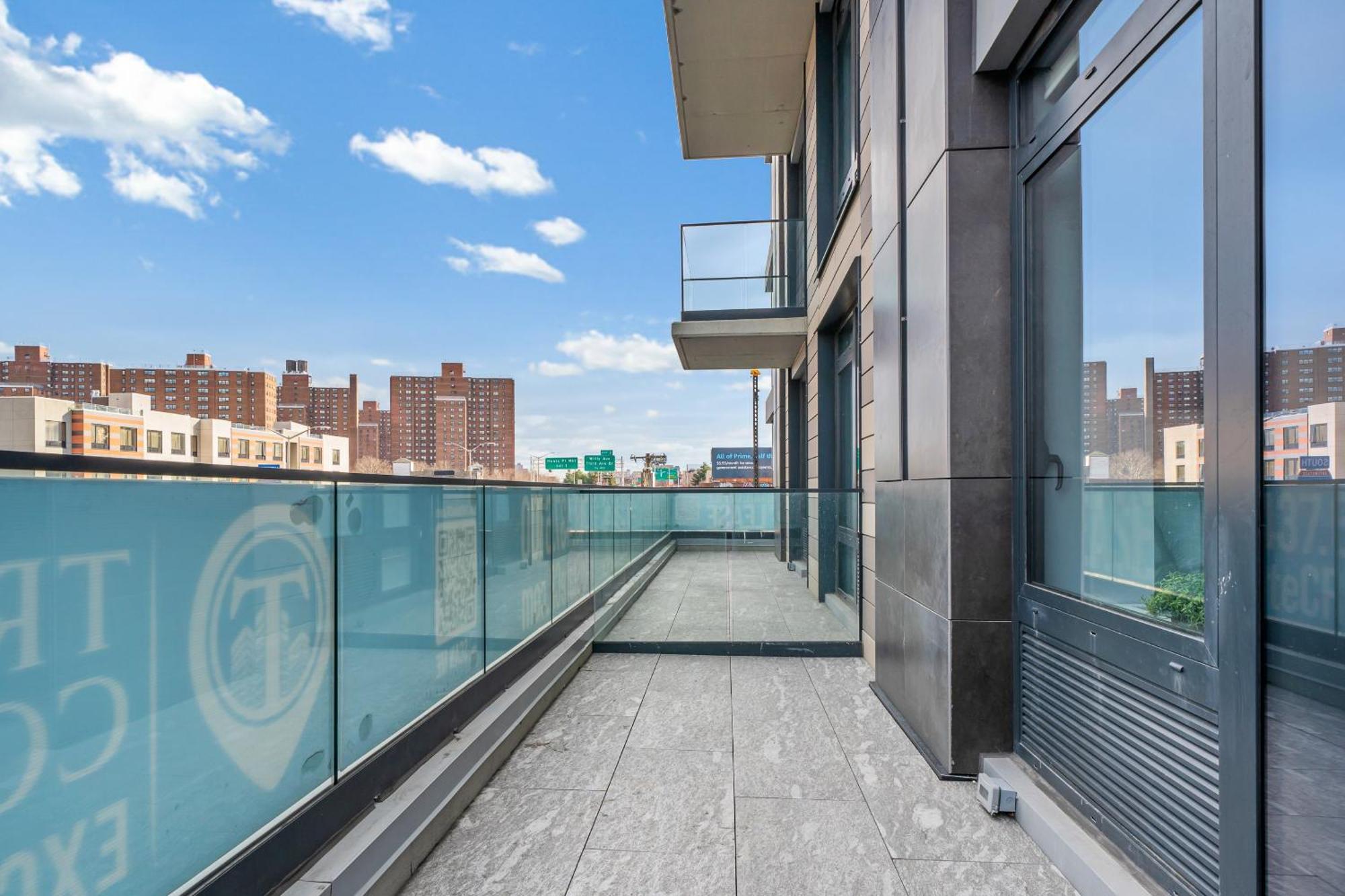 Khách sạn Global Luxury At The Arches New York