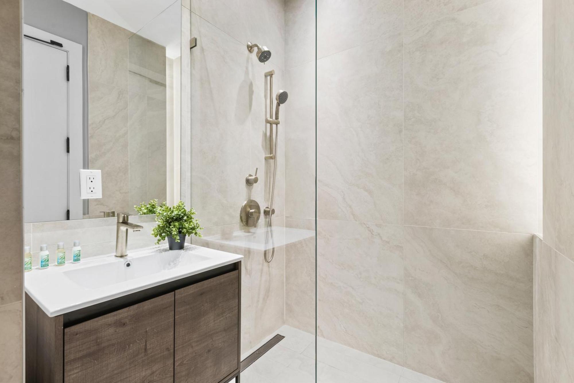 Global Luxury At The Arches Khách sạn 4*