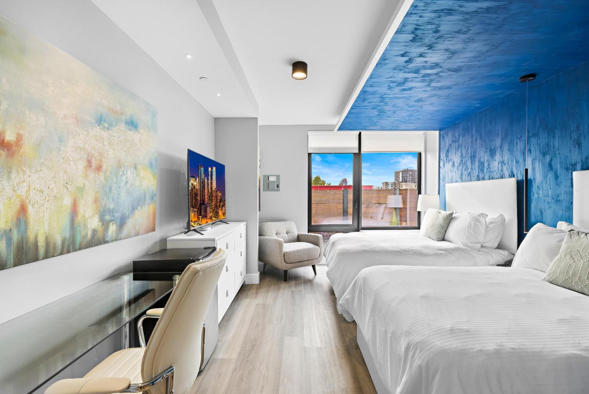Khách sạn Global Luxury At The Arches 4*