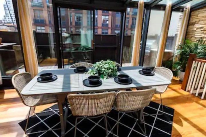 Manhattan Marvel Luxury Living In A Townhome Oasis I The Atrium I Căn hộ