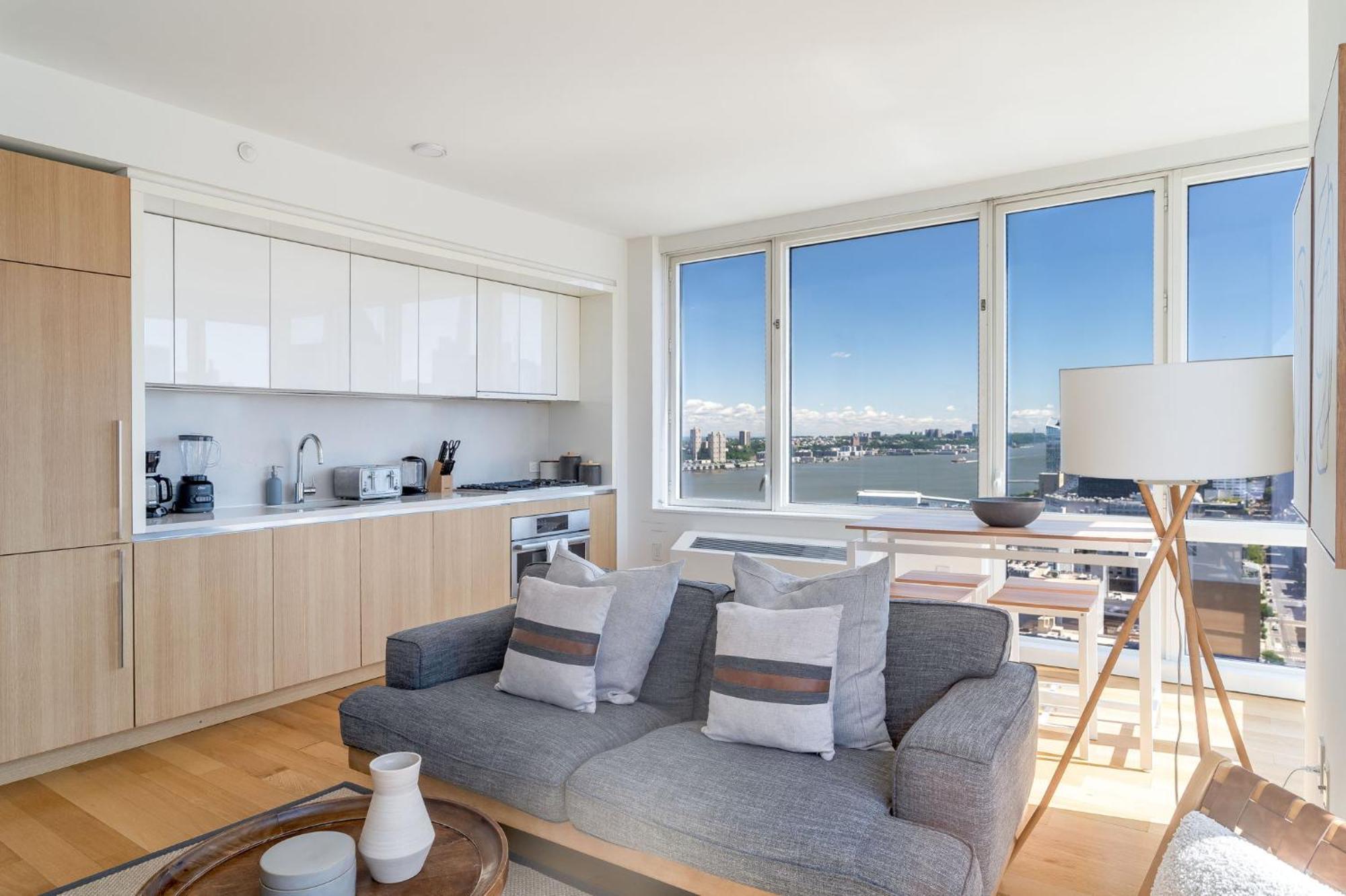 Căn hộ Stunning Luxe 1bd 1bath New York