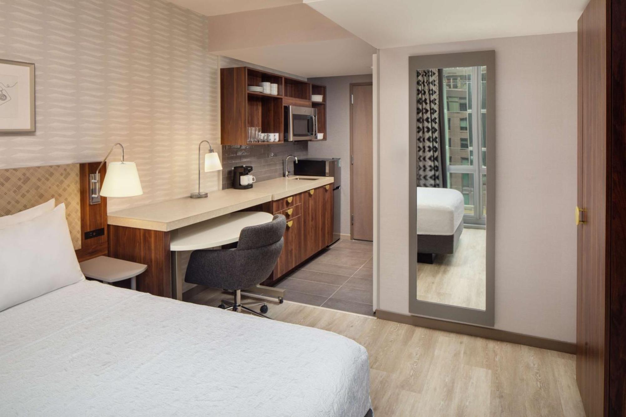 Khách sạn Home2 By Hilton Times Square New York