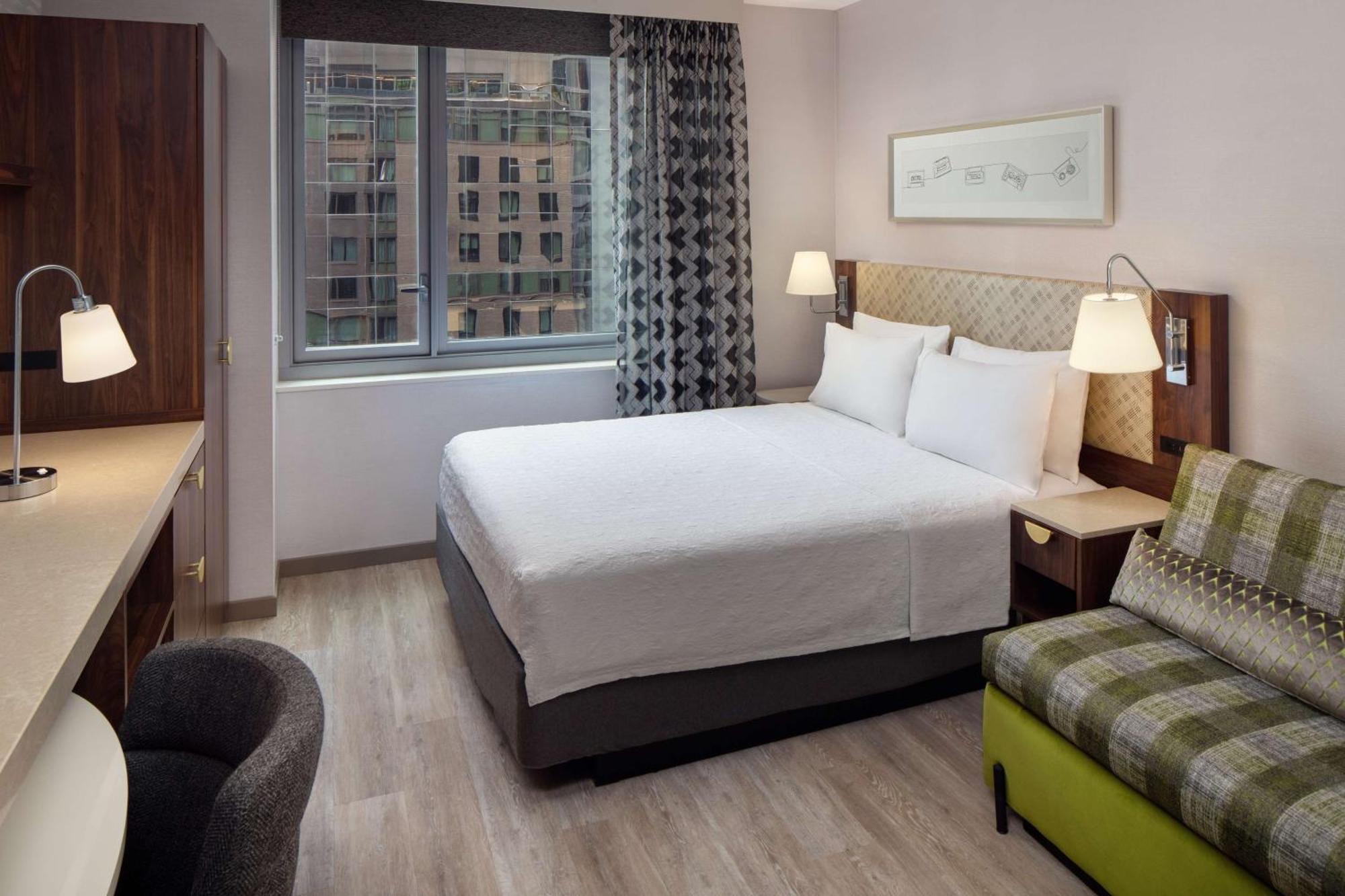 Home2 By Hilton Times Square Khách sạn 3*